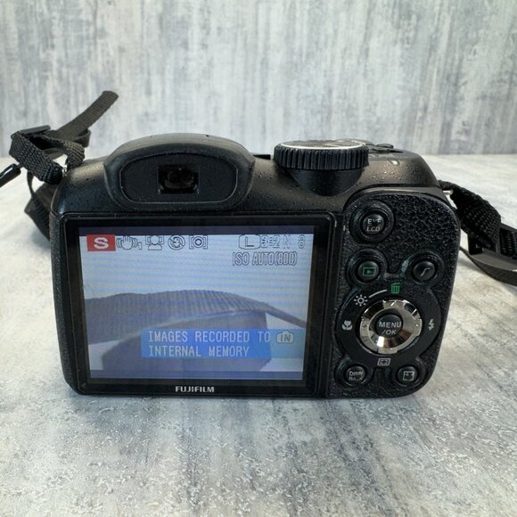 Fujifilm Finepix S1800 Digital 12 Megapixel Black Camera-TESTED - Picture 14 of 16